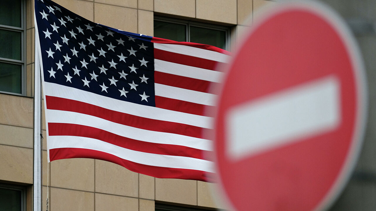 "Ъ": Россия высылает пресс-секретаря посольства США "Ъ": Россия высылает пресс-секретаря посольства США